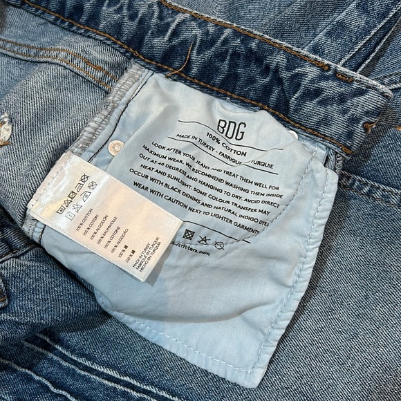 BDG WOMENS HIGH RISE PINTUCK MOM JEANS BLUE SIZE W25 L32 - Picture 8 of 10